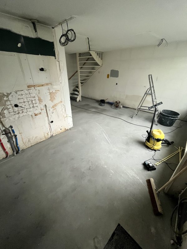 zandcement dekvloer egaliseren